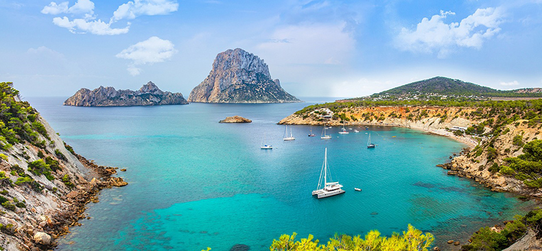 Islas Españolas: Destinos Paradisíacos en el Mediterráneo y el Atlántico
